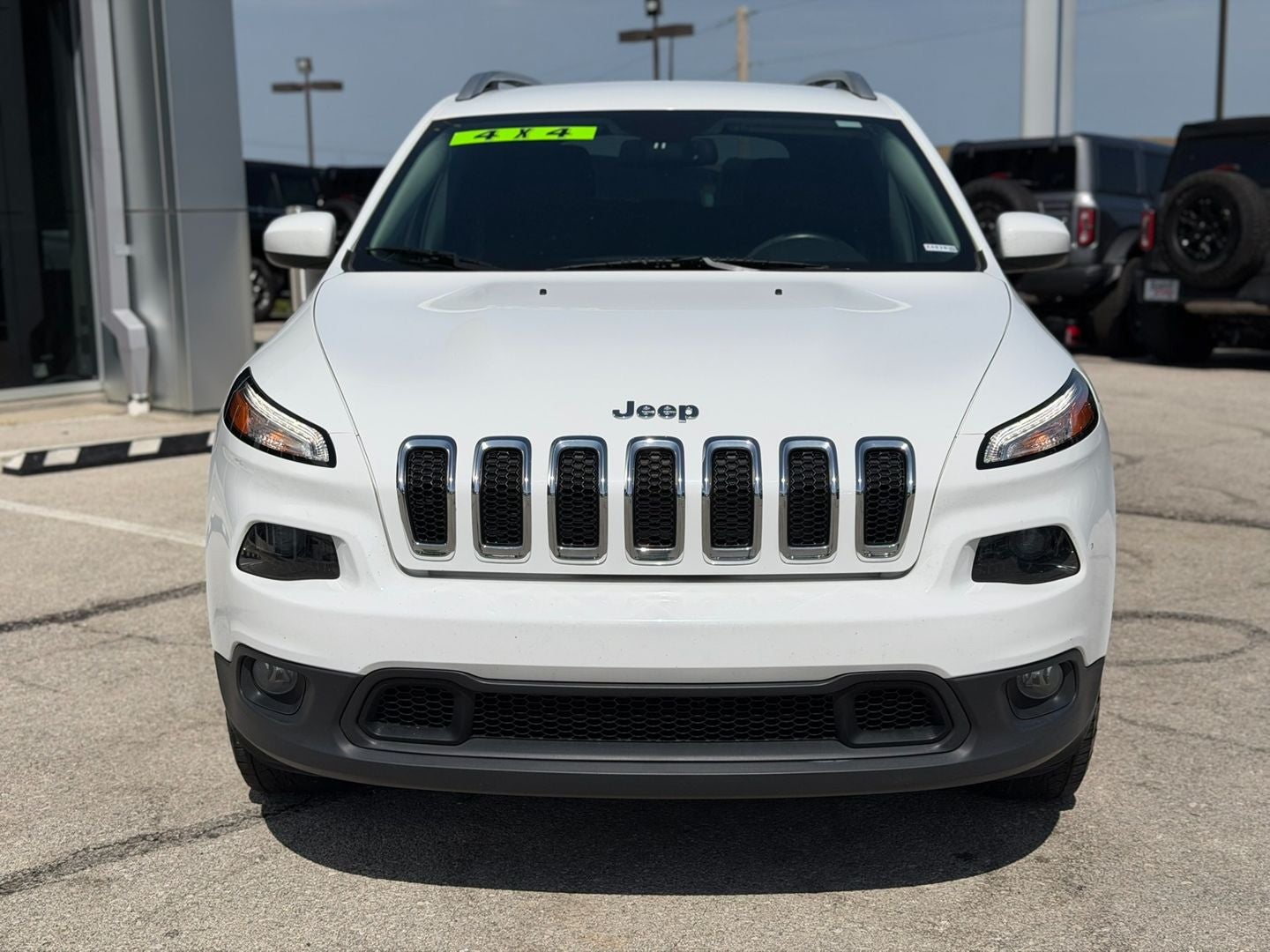 Used 2017 Jeep Cherokee Latitude with VIN 1C4PJMCS7HW638027 for sale in Gower, MO