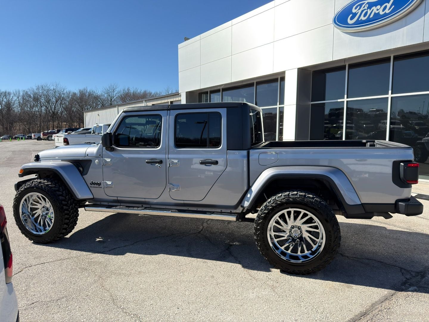 2021 Jeep Gladiator Sport S photo 3