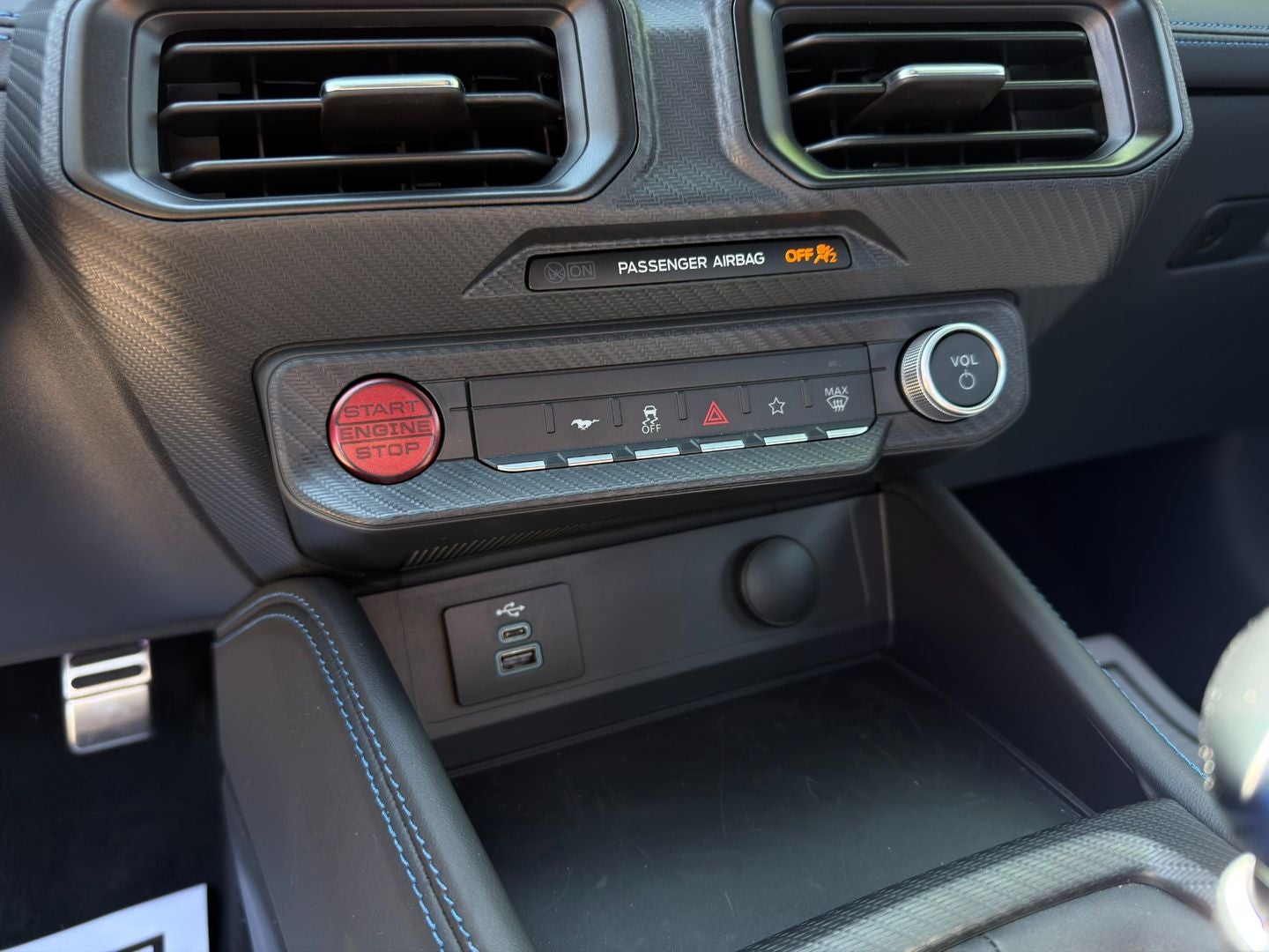 2025 Ford Mustang Dark Horse