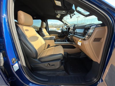 2026 Ford Chassis Cab F-450® LARIAT®