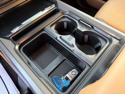 2026 Ford Chassis Cab F-450® LARIAT®