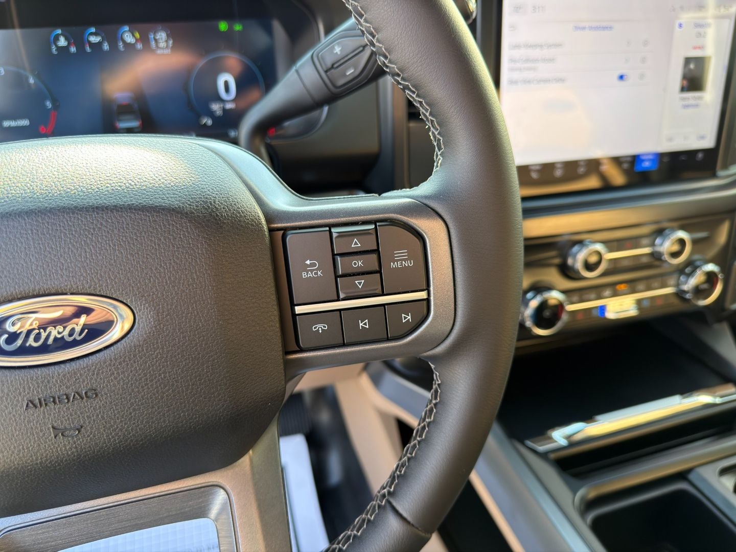 2026 Ford Chassis Cab F-450® LARIAT®