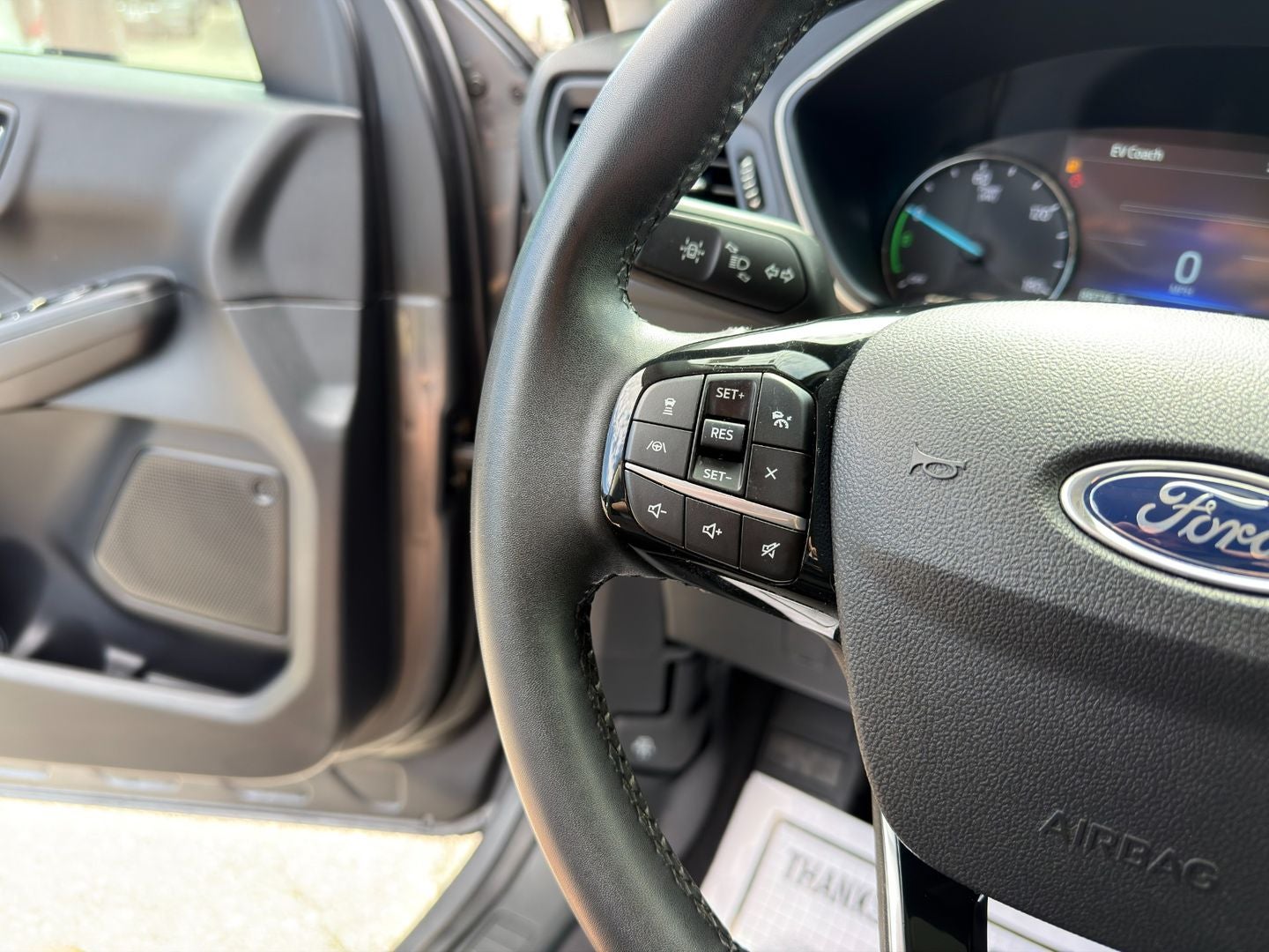 2022 Ford Escape SE Hybrid