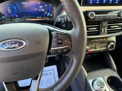 2022 Ford Escape Titanium Hybrid