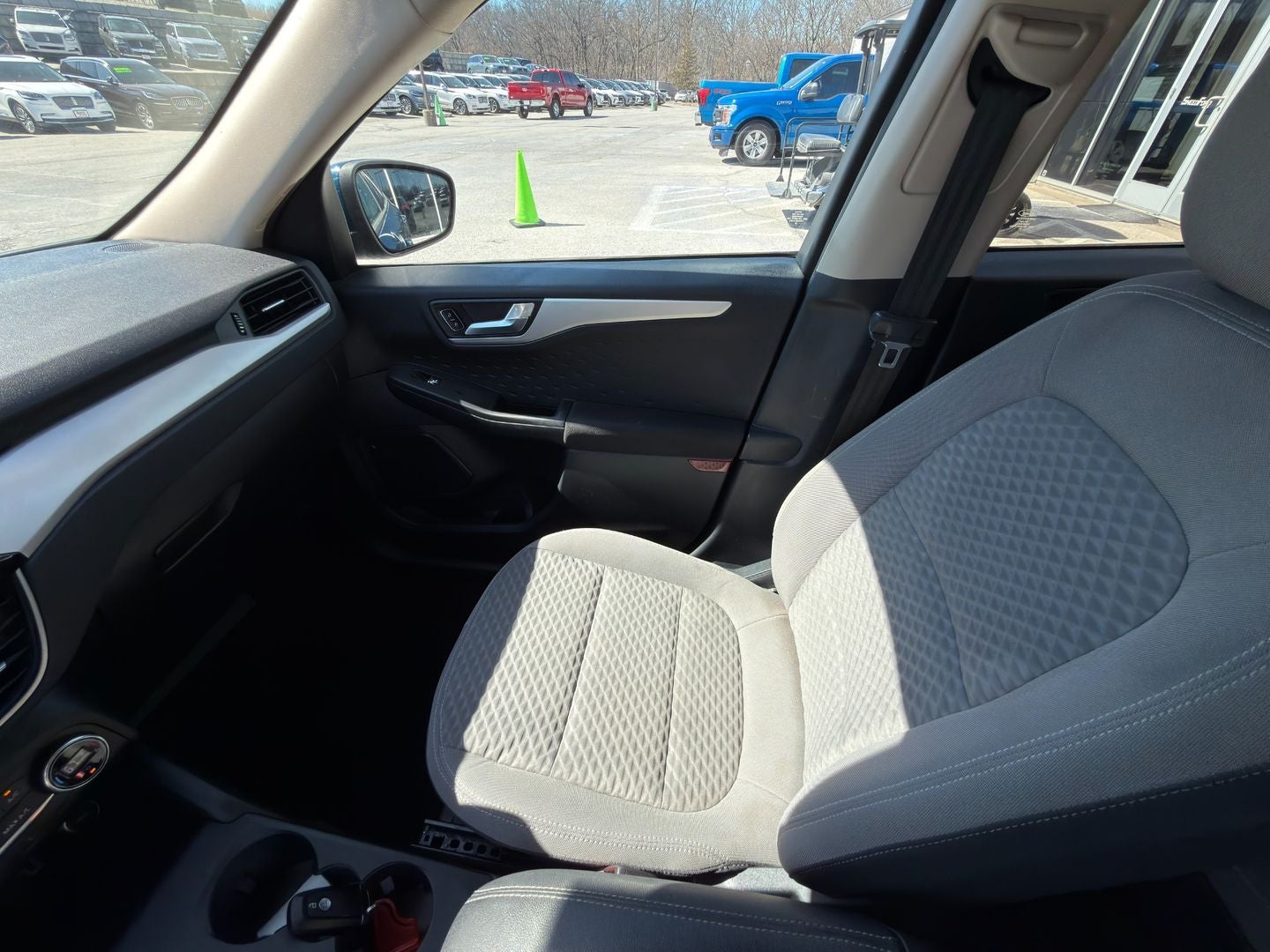 2020 Ford Escape SE