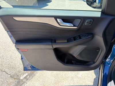 2022 Ford Escape Titanium Hybrid