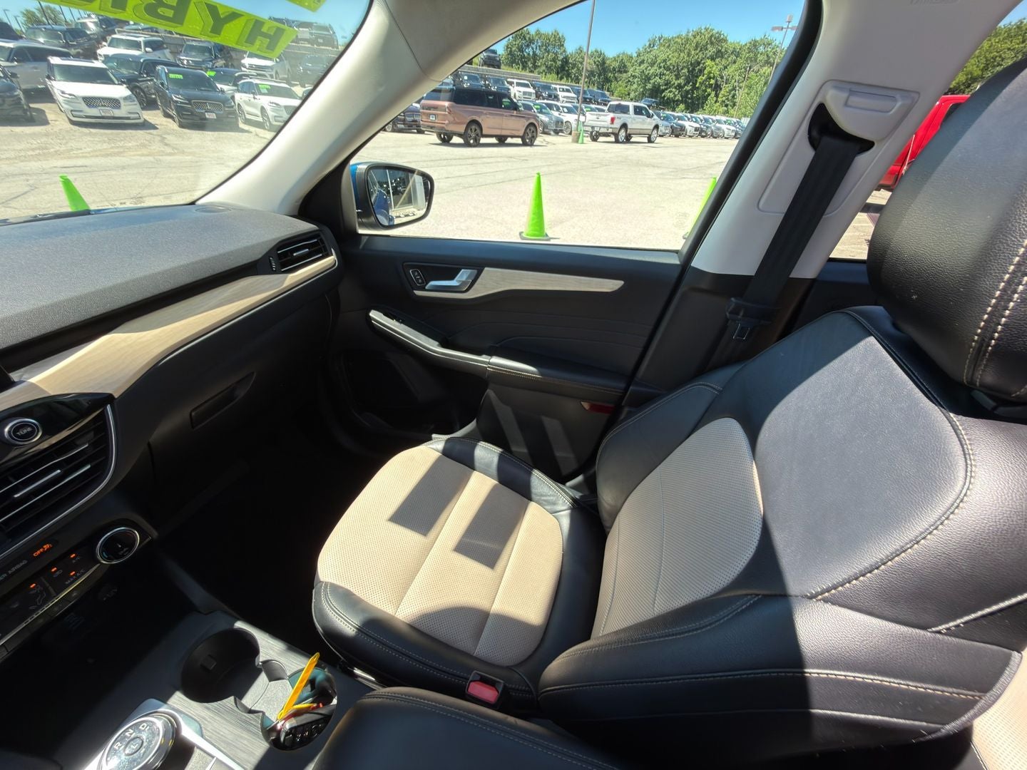 2022 Ford Escape Titanium Hybrid