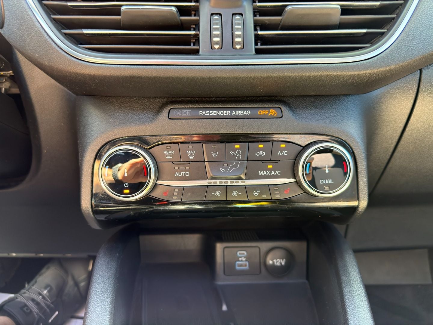 2022 Ford Escape Titanium Hybrid