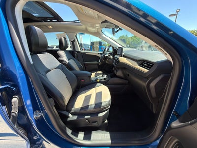 2022 Ford Escape Titanium Hybrid