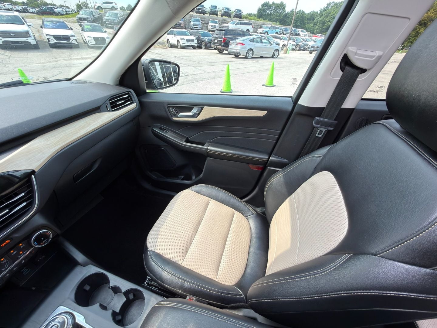 2022 Ford Escape Titanium
