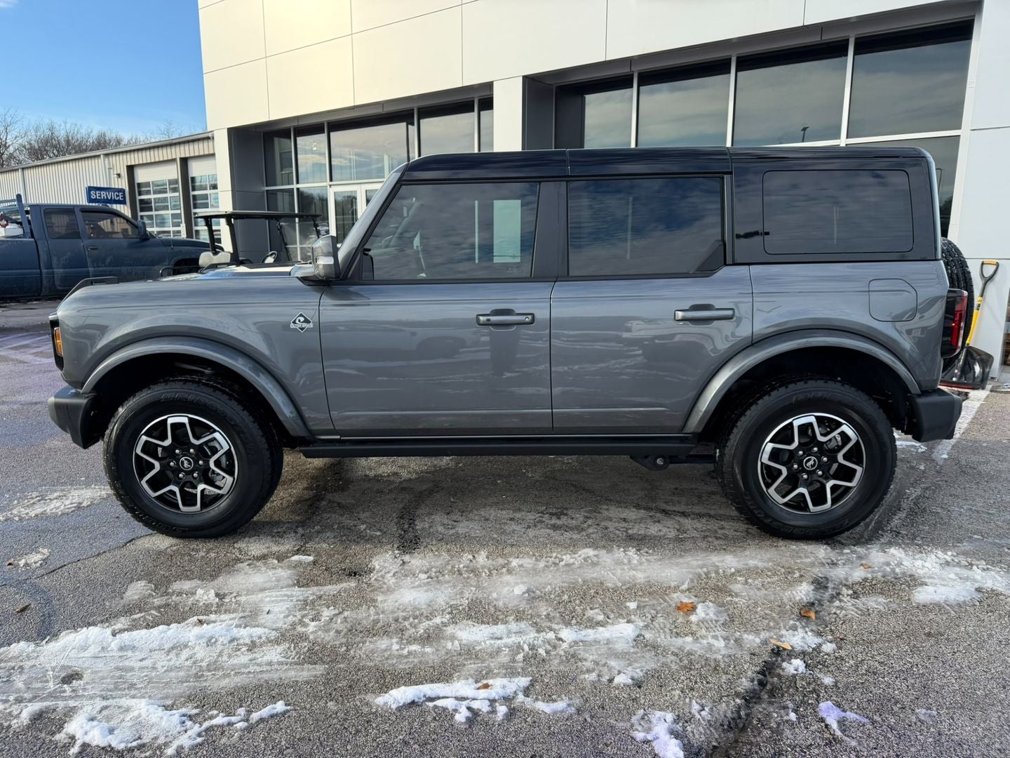 2024 Ford Bronco Outer Banks