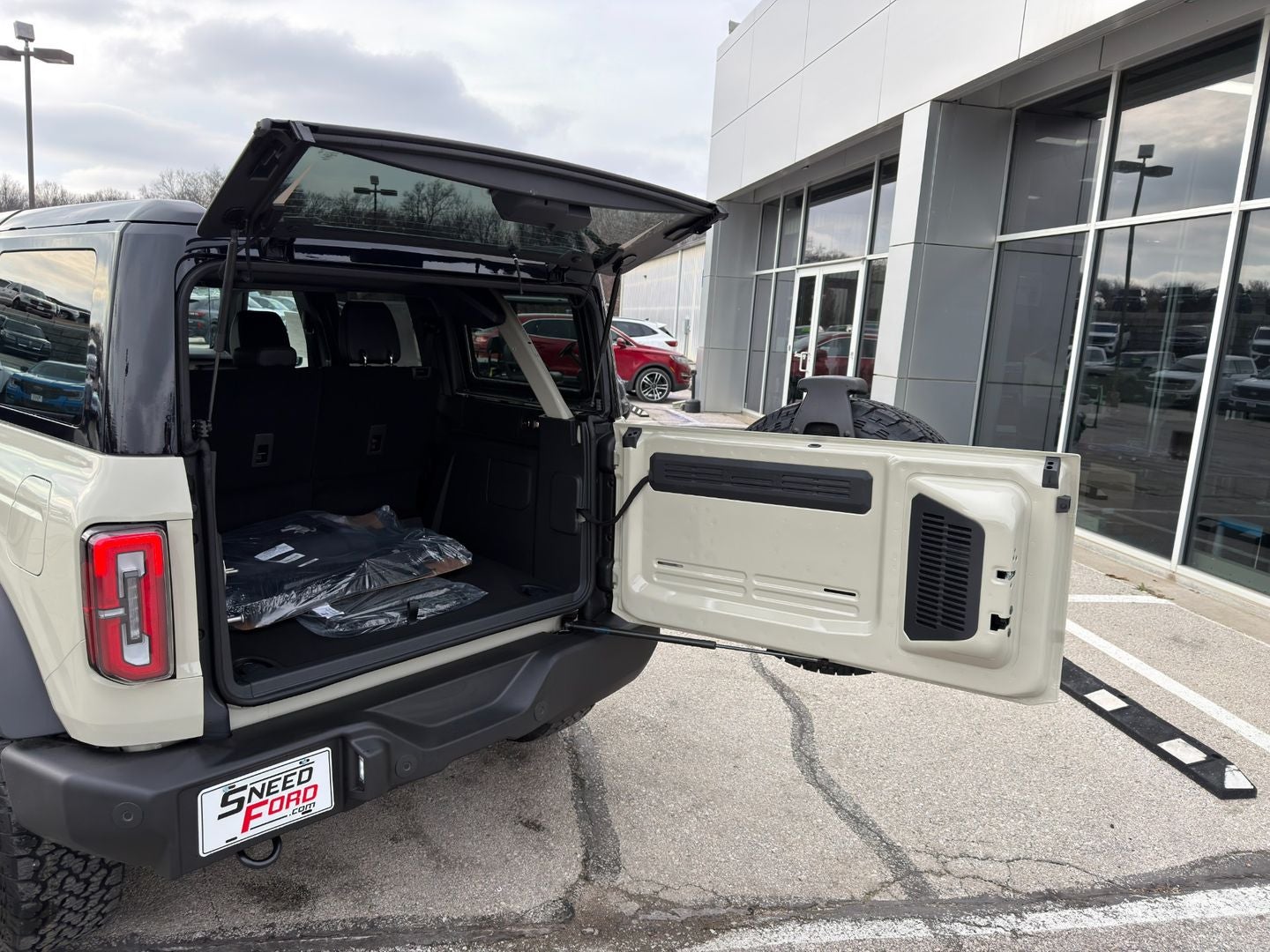 2025 Ford Bronco Outer Banks®