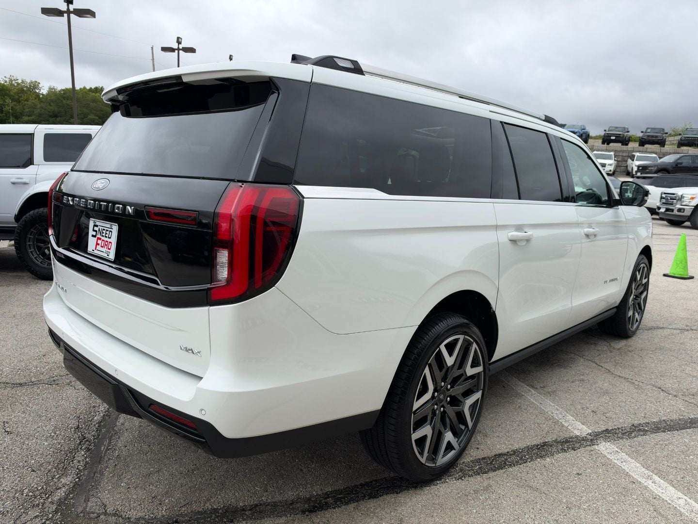 2027 Ford Expedition MAX Platinum