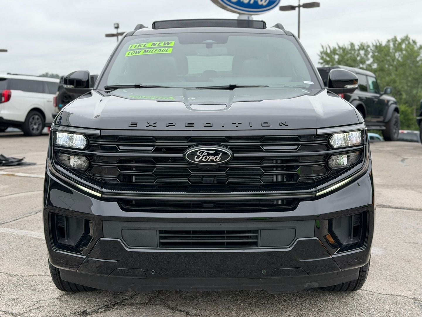 Used 2025 Ford Expedition Platinum with VIN 1FMJK1MG8SEA66373 for sale in Kansas City