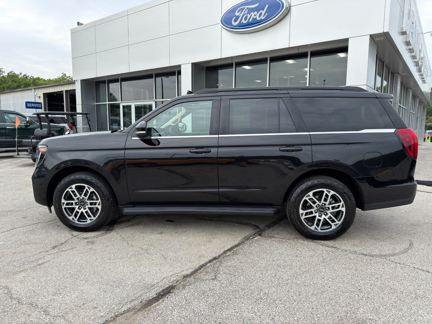 2025 Ford Expedition Active