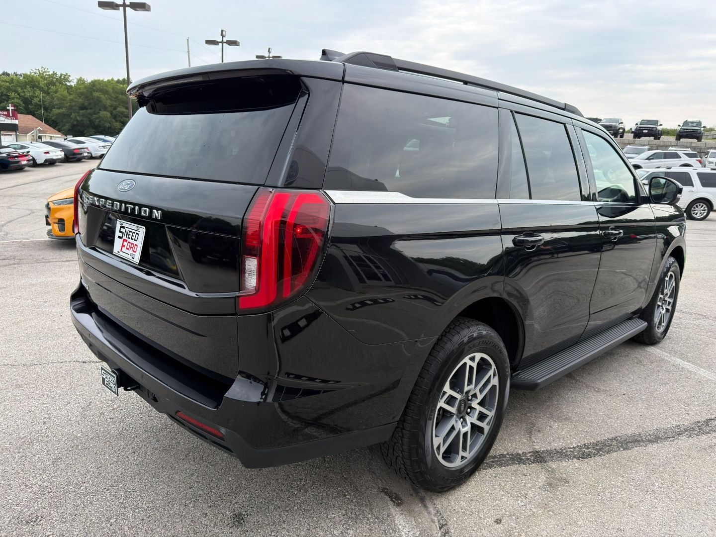 2025 Ford Expedition Active