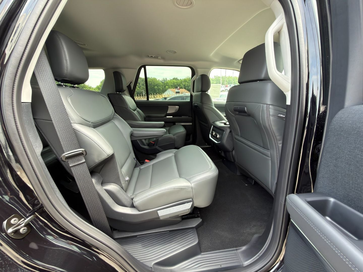 2027 Ford Expedition Active