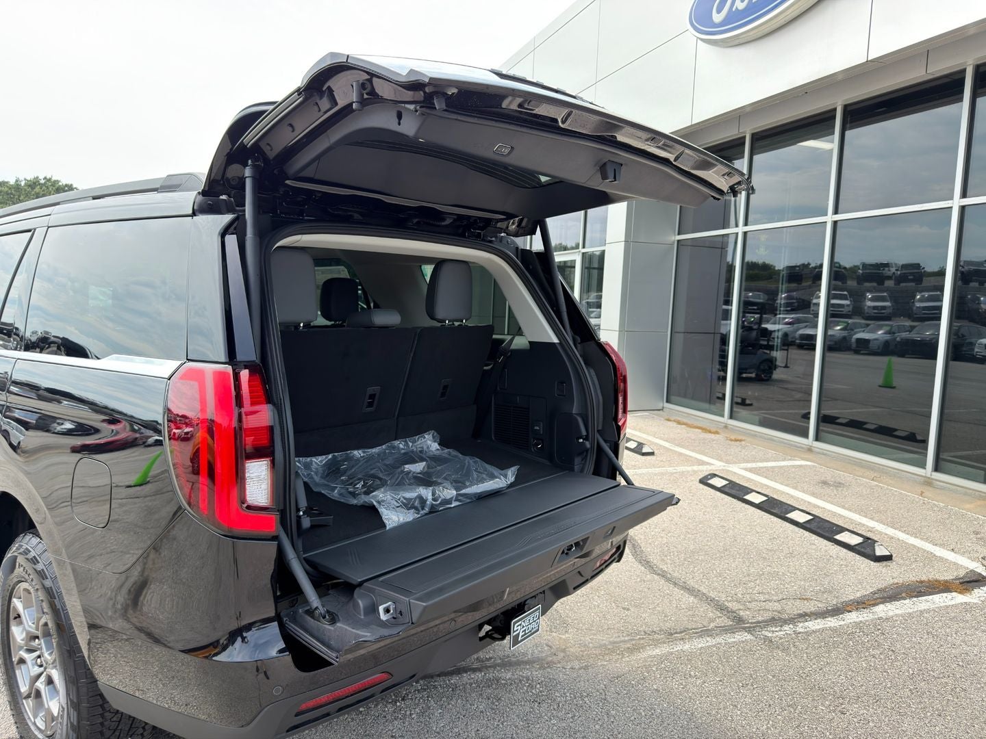 2027 Ford Expedition Active