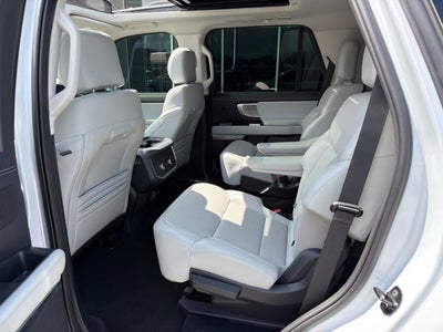 2025 Ford Expedition Platinum