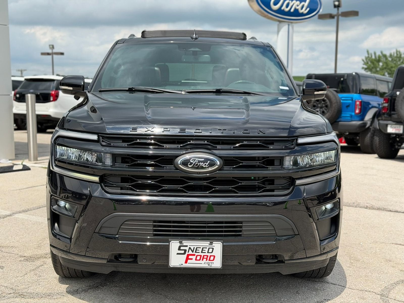 Used 2024 Ford Expedition Limited with VIN 1FMJU2A86REA09127 for sale in Kansas City