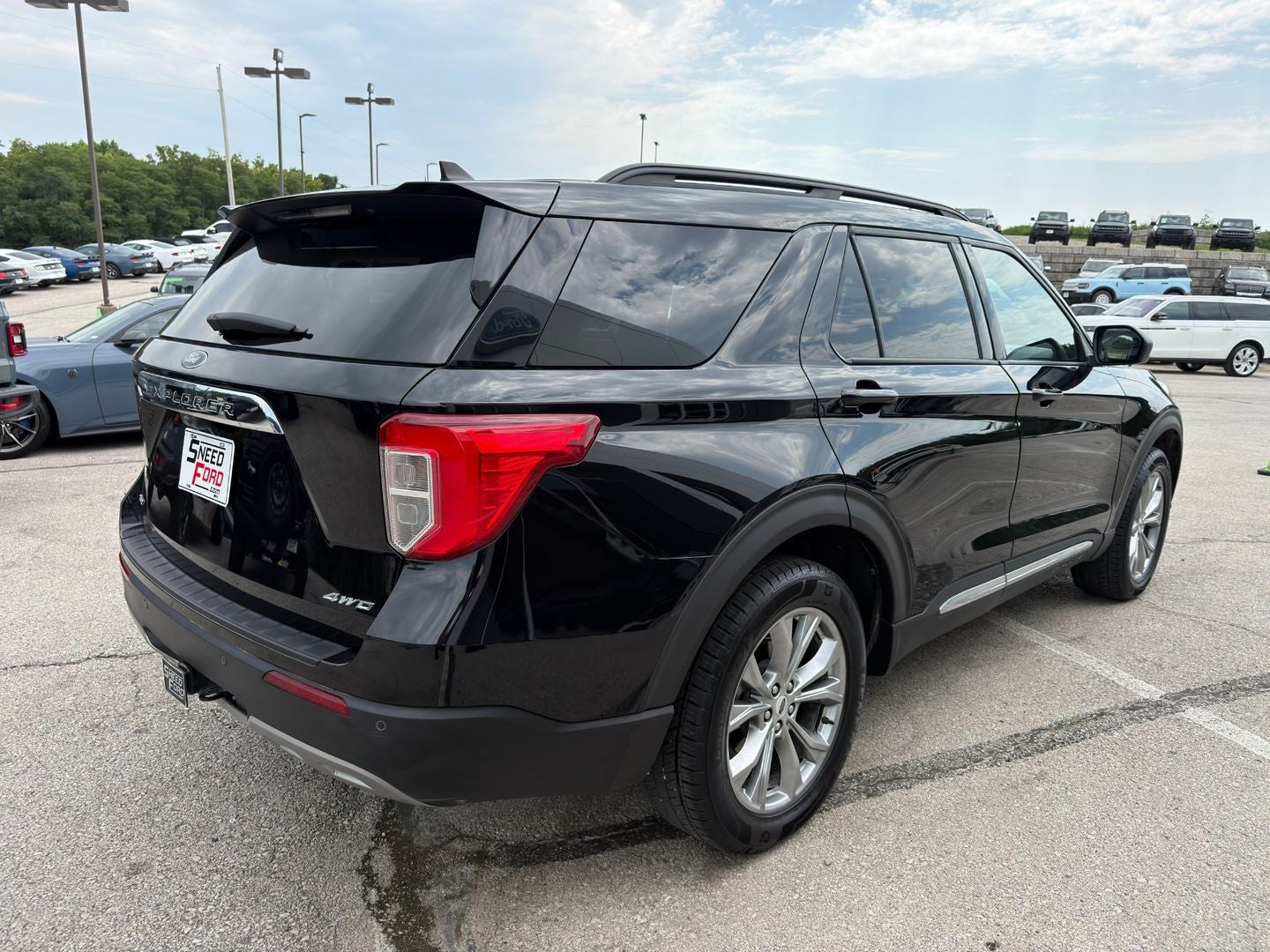 2023 Ford Explorer XLT