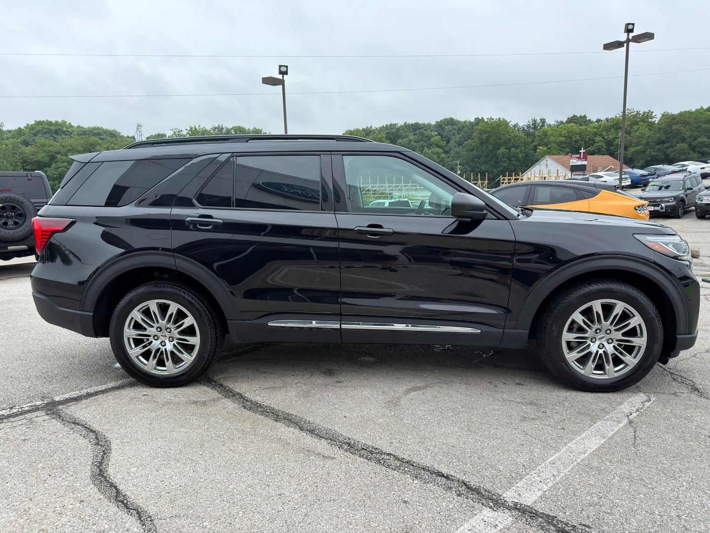 2025 Ford Explorer Active