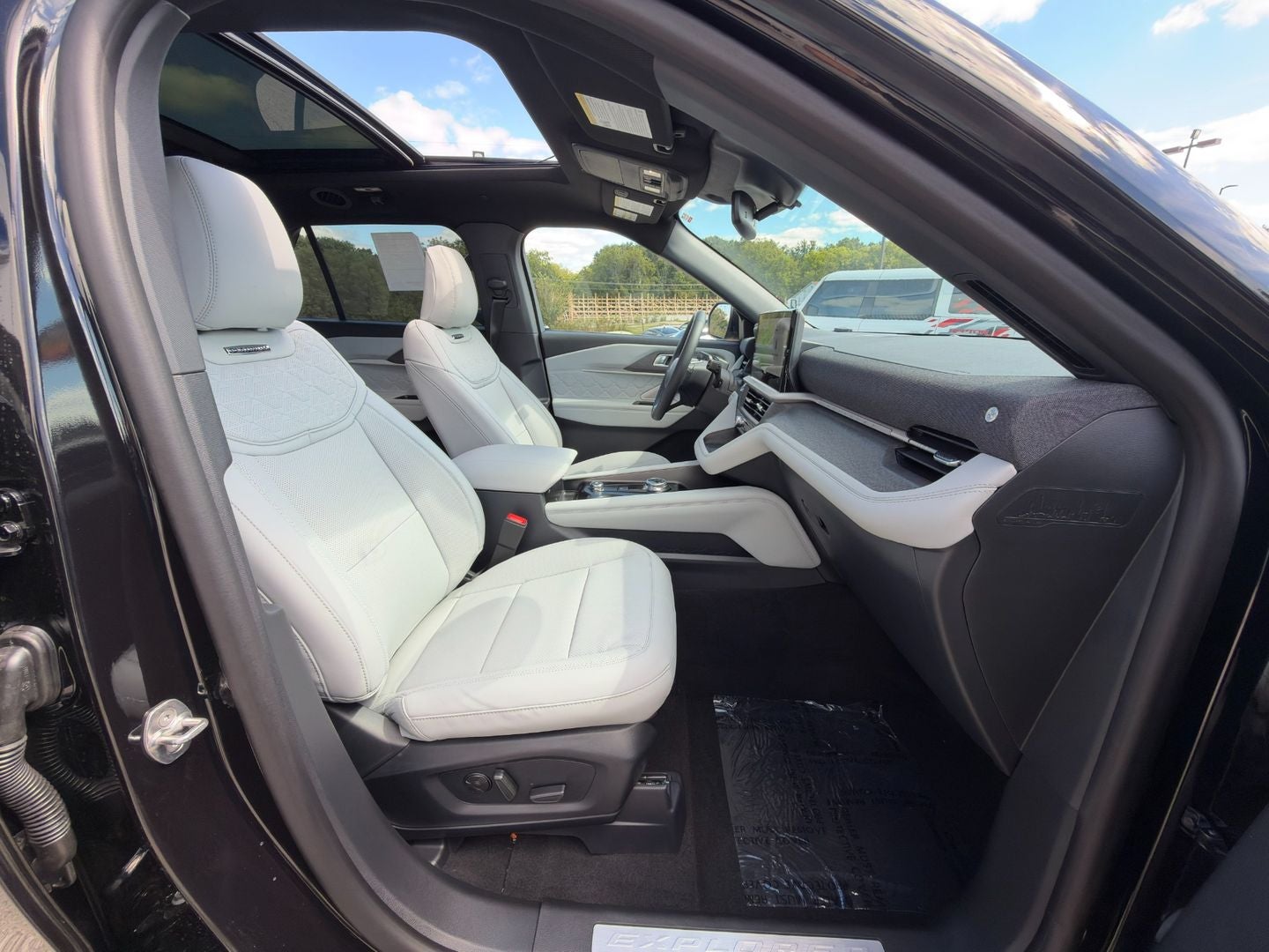 2027 Ford Explorer Platinum™