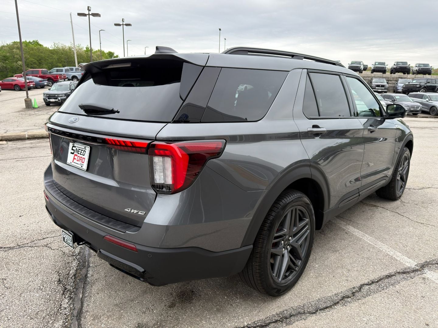 2026 Ford Explorer ST-Line