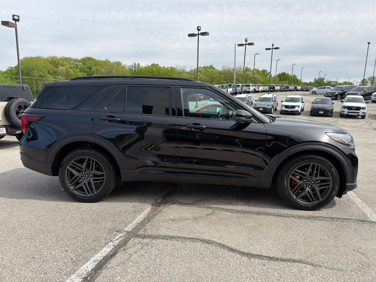 2025 Ford Explorer ST
