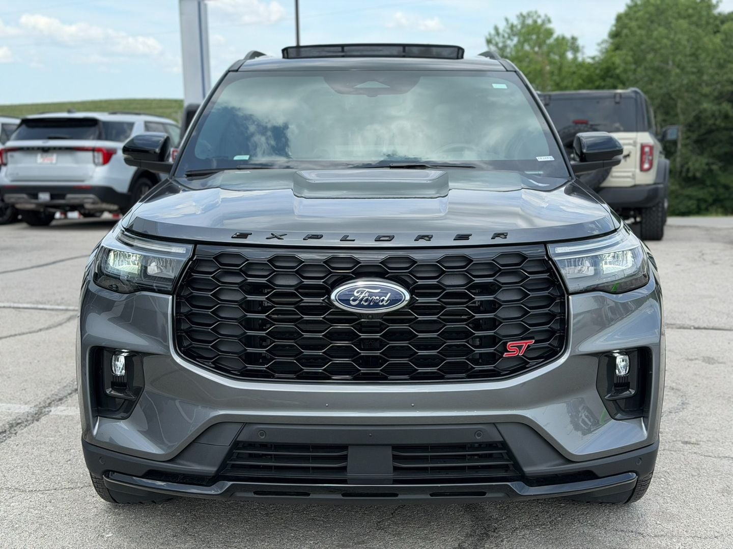 Used 2025 Ford Explorer ST with VIN 1FMWK8GC2SGC91383 for sale in Kansas City