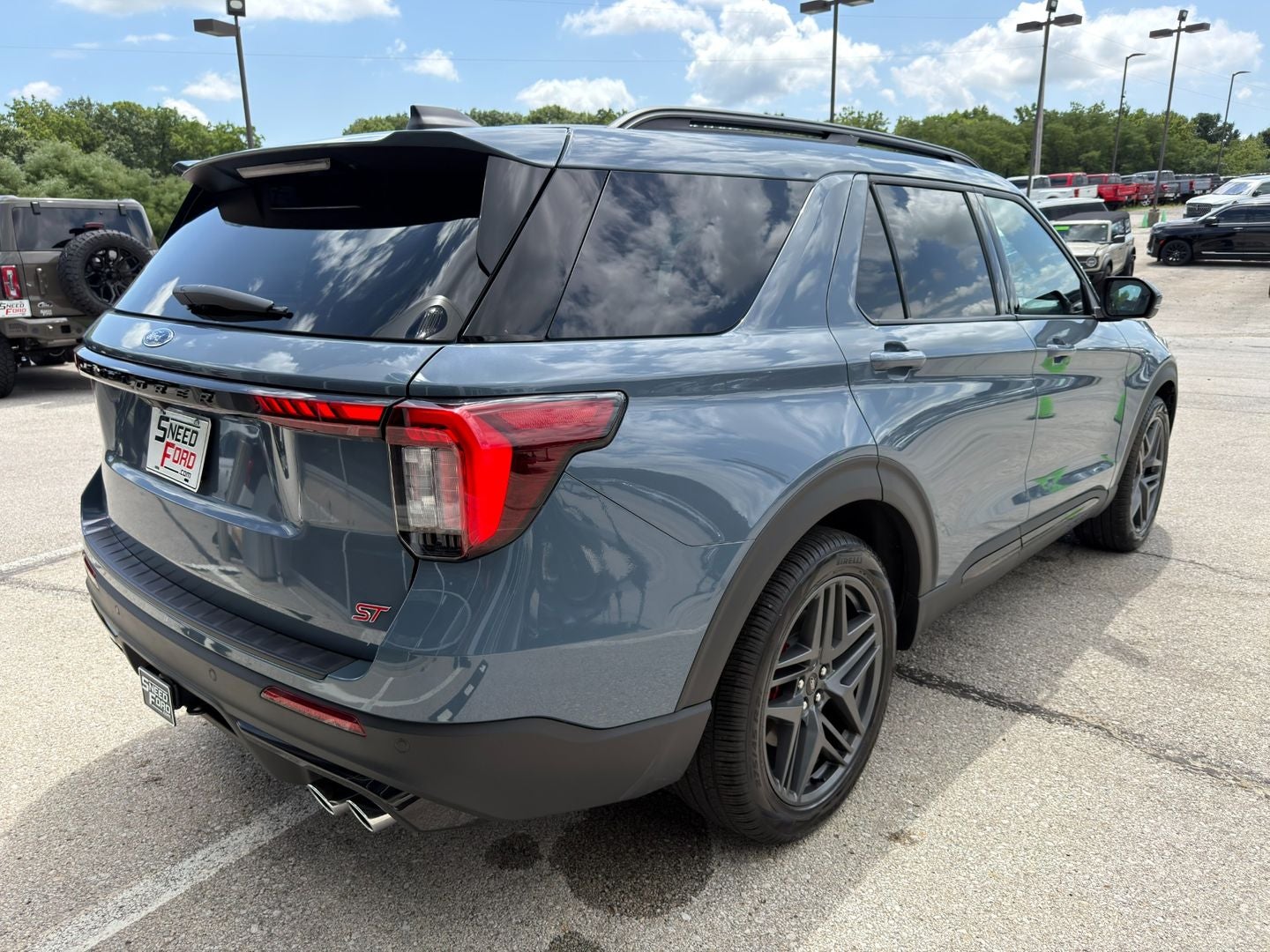 2025 Ford Explorer ST