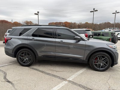 2025 Ford Explorer ST