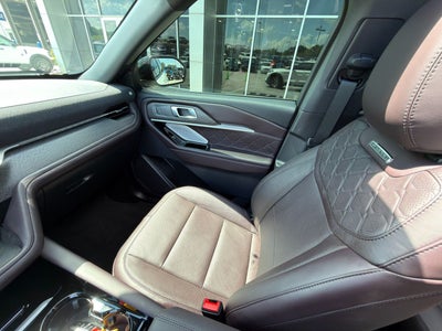 2025 Ford Explorer Platinum
