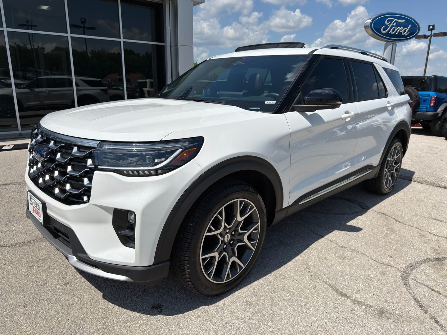 2025 Ford Explorer Platinum