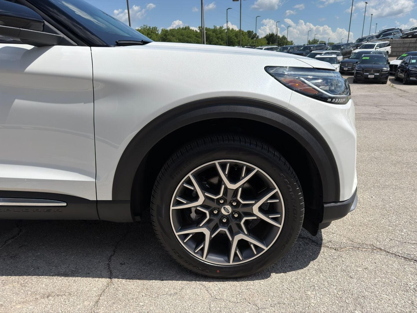 2025 Ford Explorer Platinum