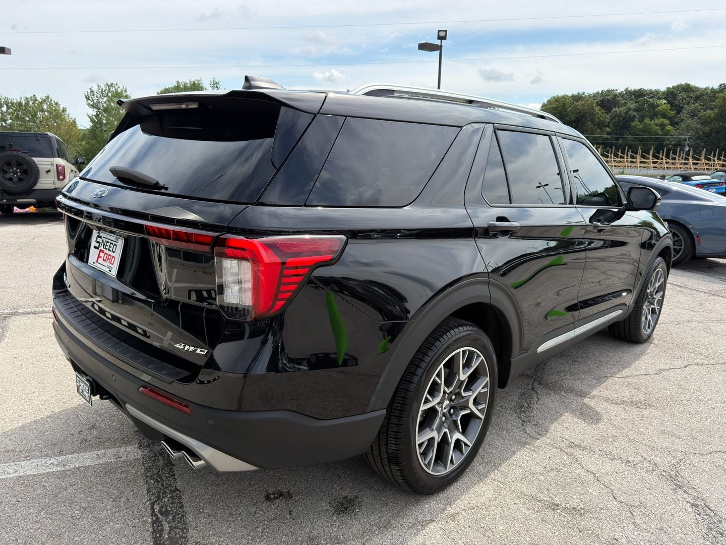 2025 Ford Explorer Platinum