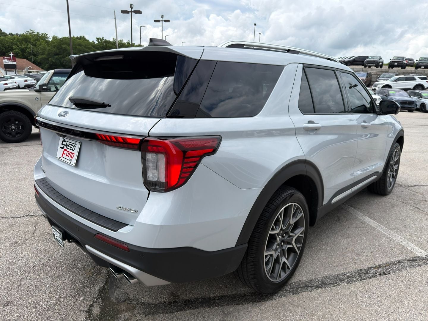 2025 Ford Explorer Platinum