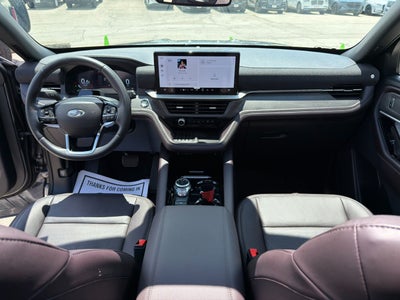 2025 Ford Explorer Platinum