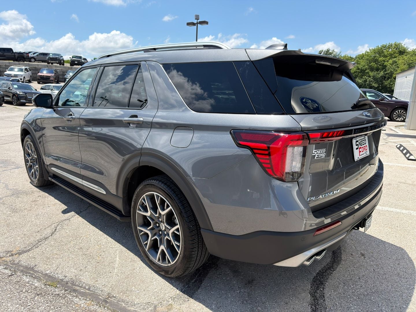 2025 Ford Explorer Platinum
