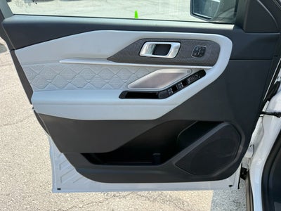 2025 Ford Explorer Platinum