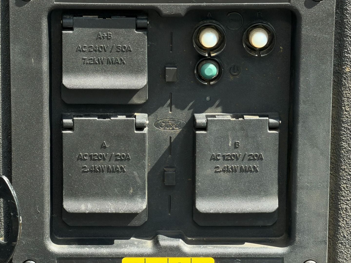 2022 Ford F-150 Lightning LARIAT