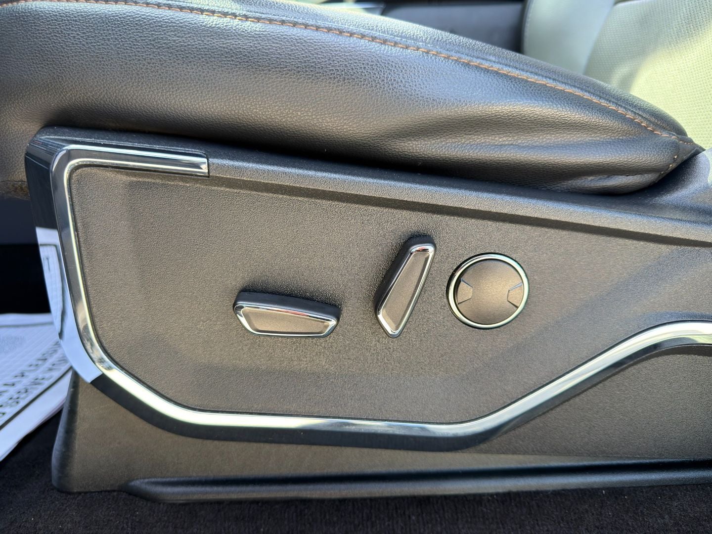 2022 Ford F-150 Lightning LARIAT