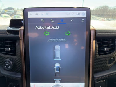 2022 Ford F-150 Lightning LARIAT