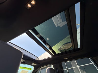 2022 Ford F-150 Lightning LARIAT