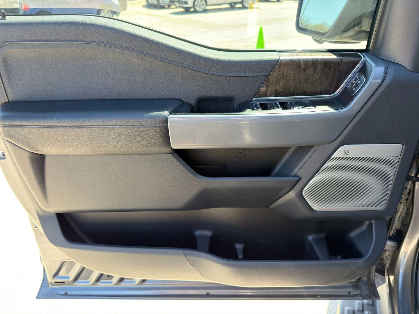 2022 Ford F-150 Lightning LARIAT