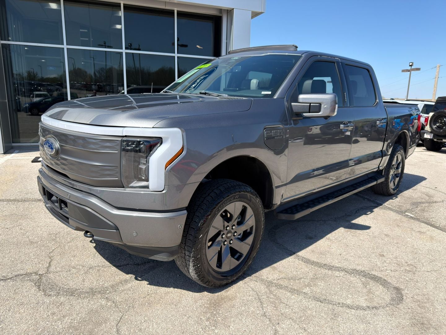 2022 Ford F-150 Lightning LARIAT
