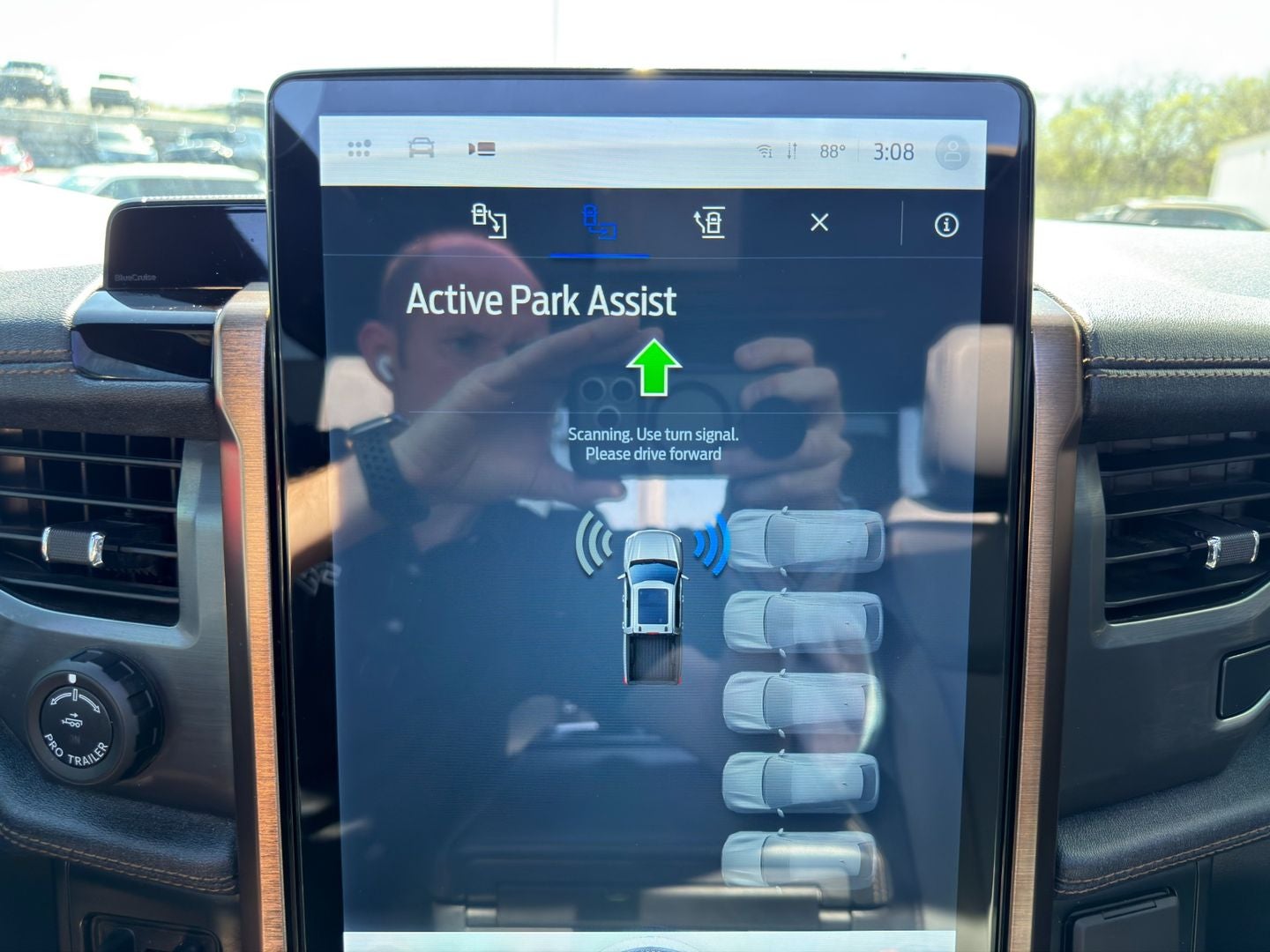 2022 Ford F-150 Lightning LARIAT