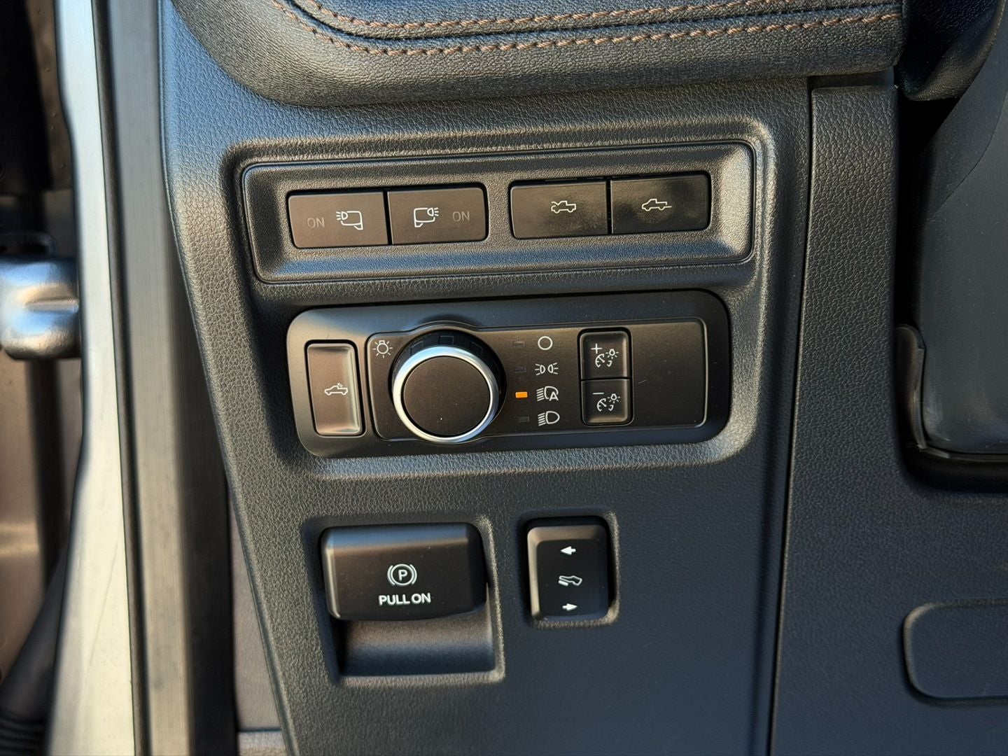 2022 Ford F-150 Lightning LARIAT