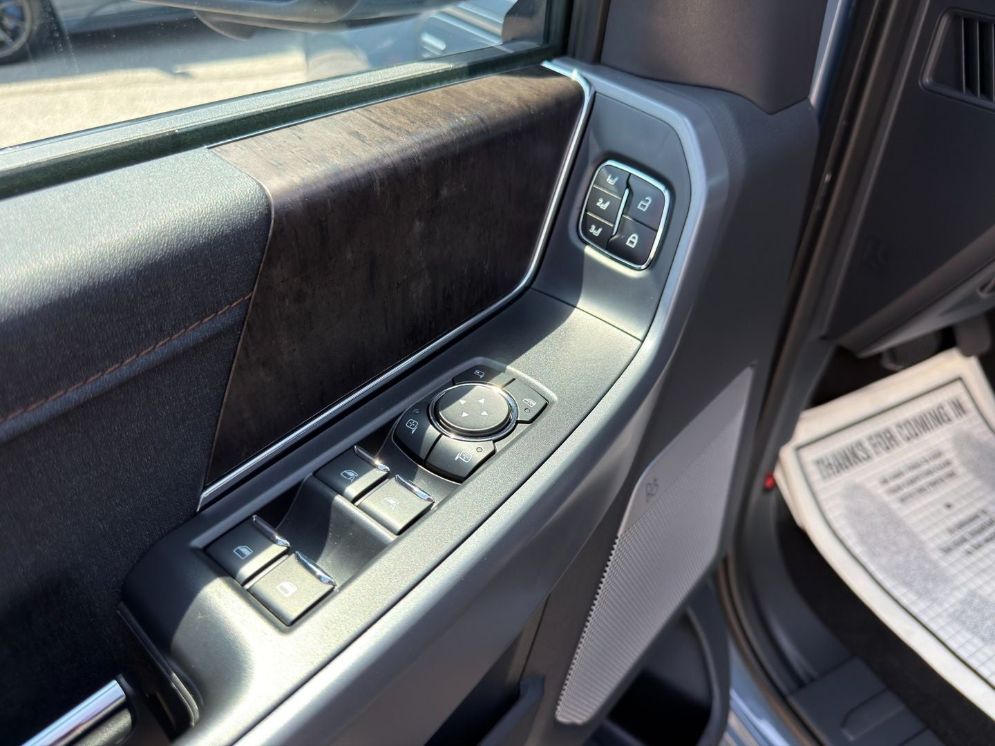 2023 Ford F-150 Lightning LARIAT