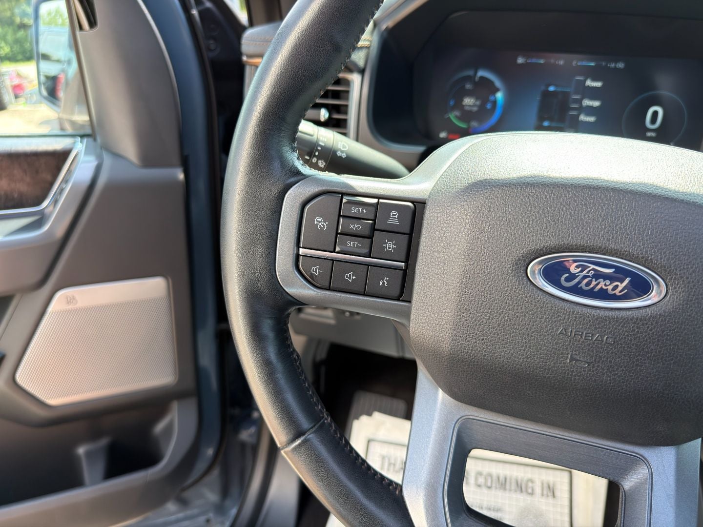2023 Ford F-150 Lightning LARIAT